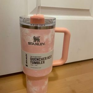 NWT Stanley 40oz Stainless Steel H2.0 FlowState Quencher Tumbler -Peach Tie Dye